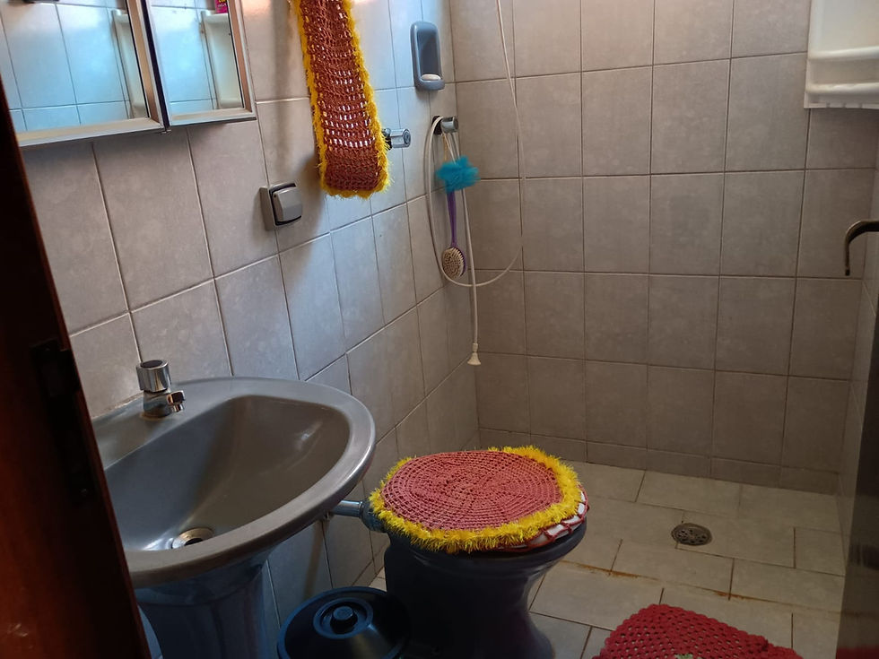 Miniatura: 03 DORMITÓRIOS MAIS QUARTO E COZINHA NO FUNDO