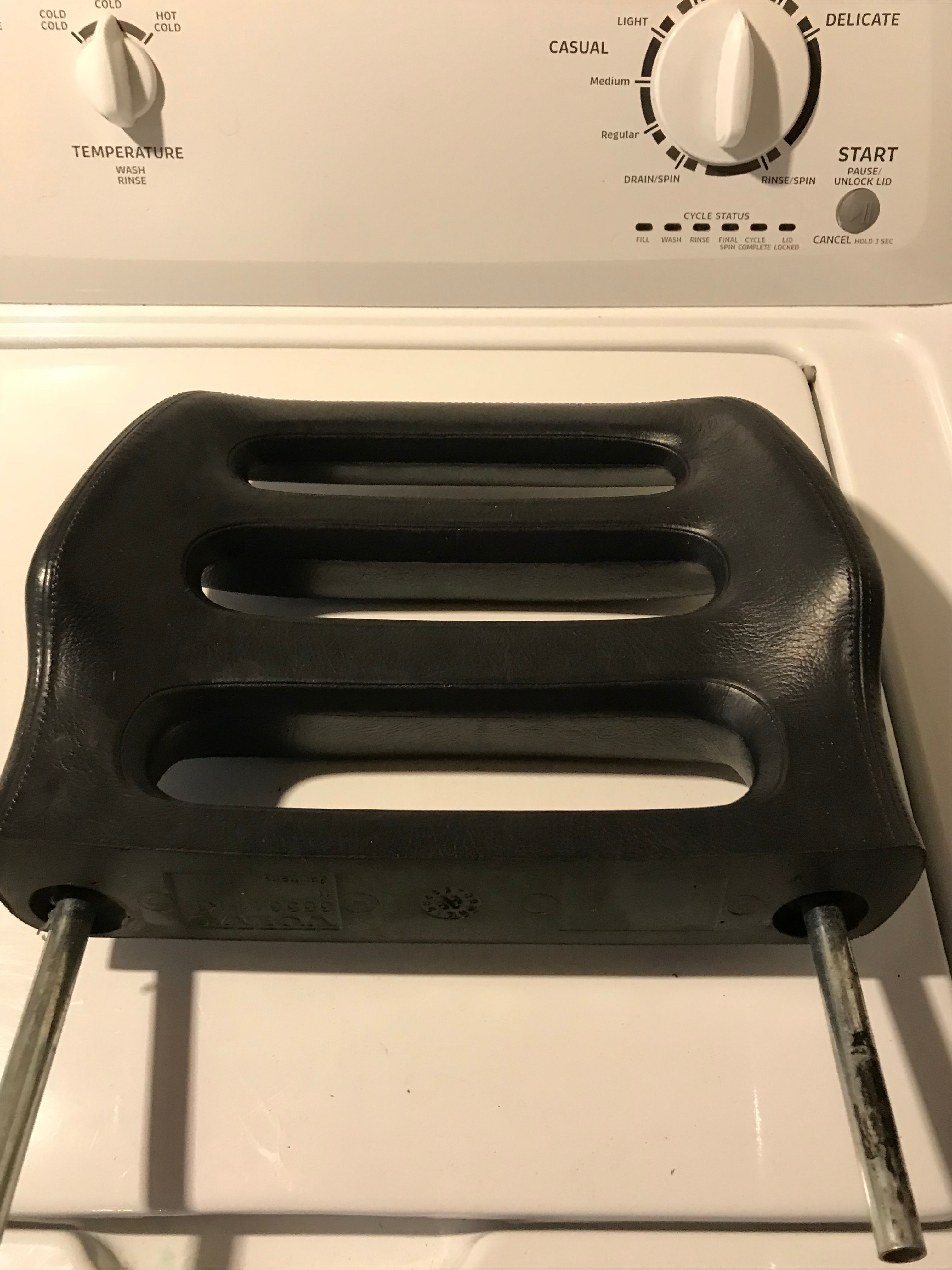 200 Series Rear Headrests