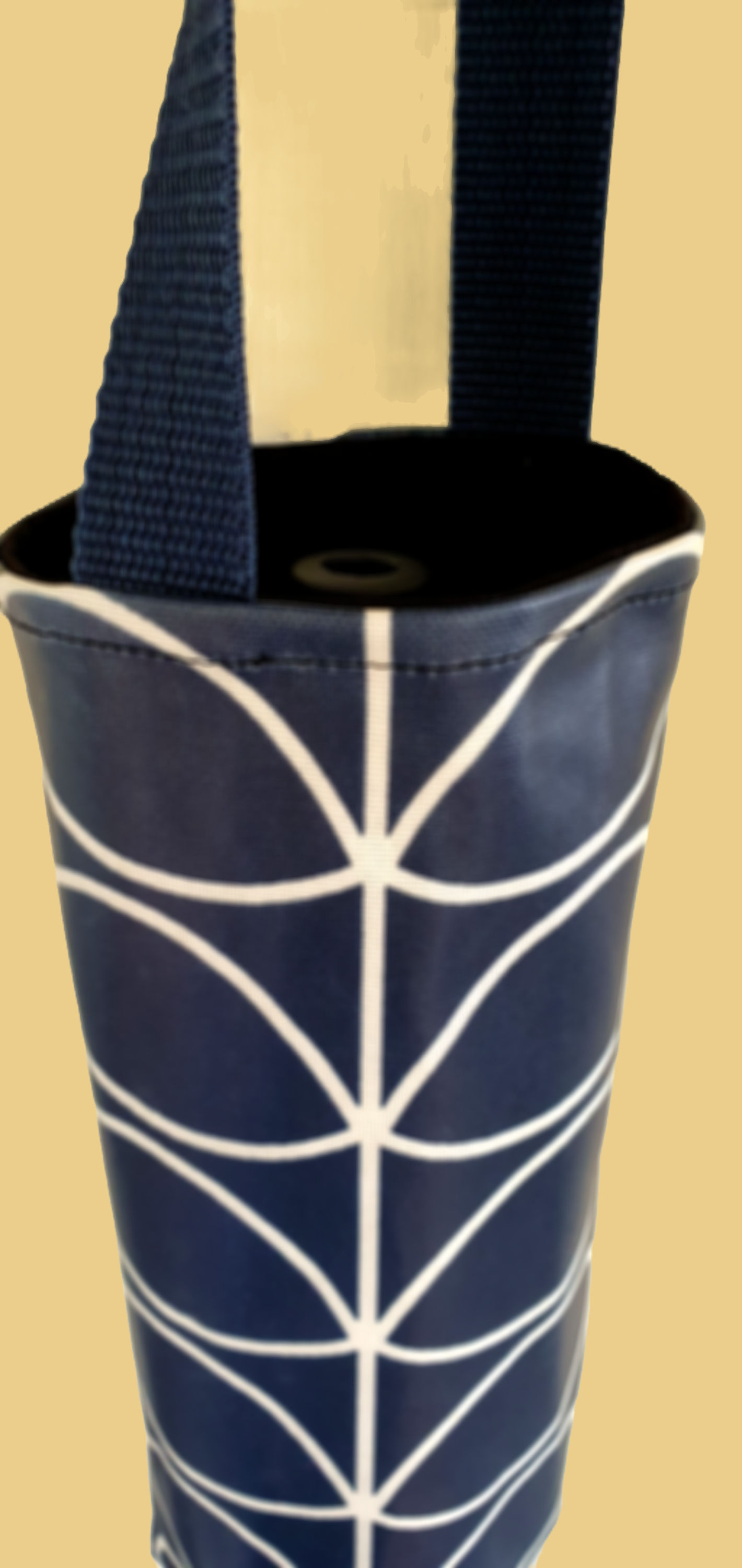 Drink Carrier in Orla Kiely Navy Leaf
