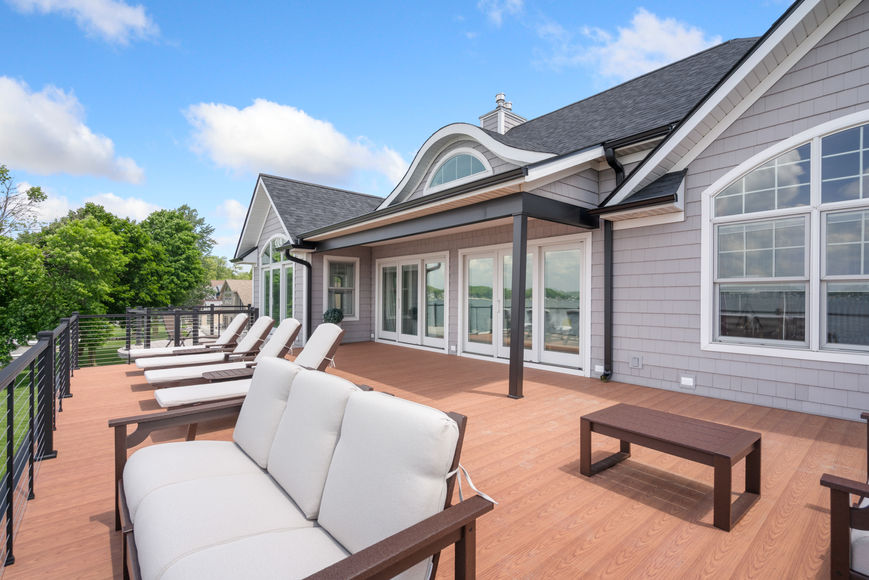 Custom Deck & Outdoor Kitchen