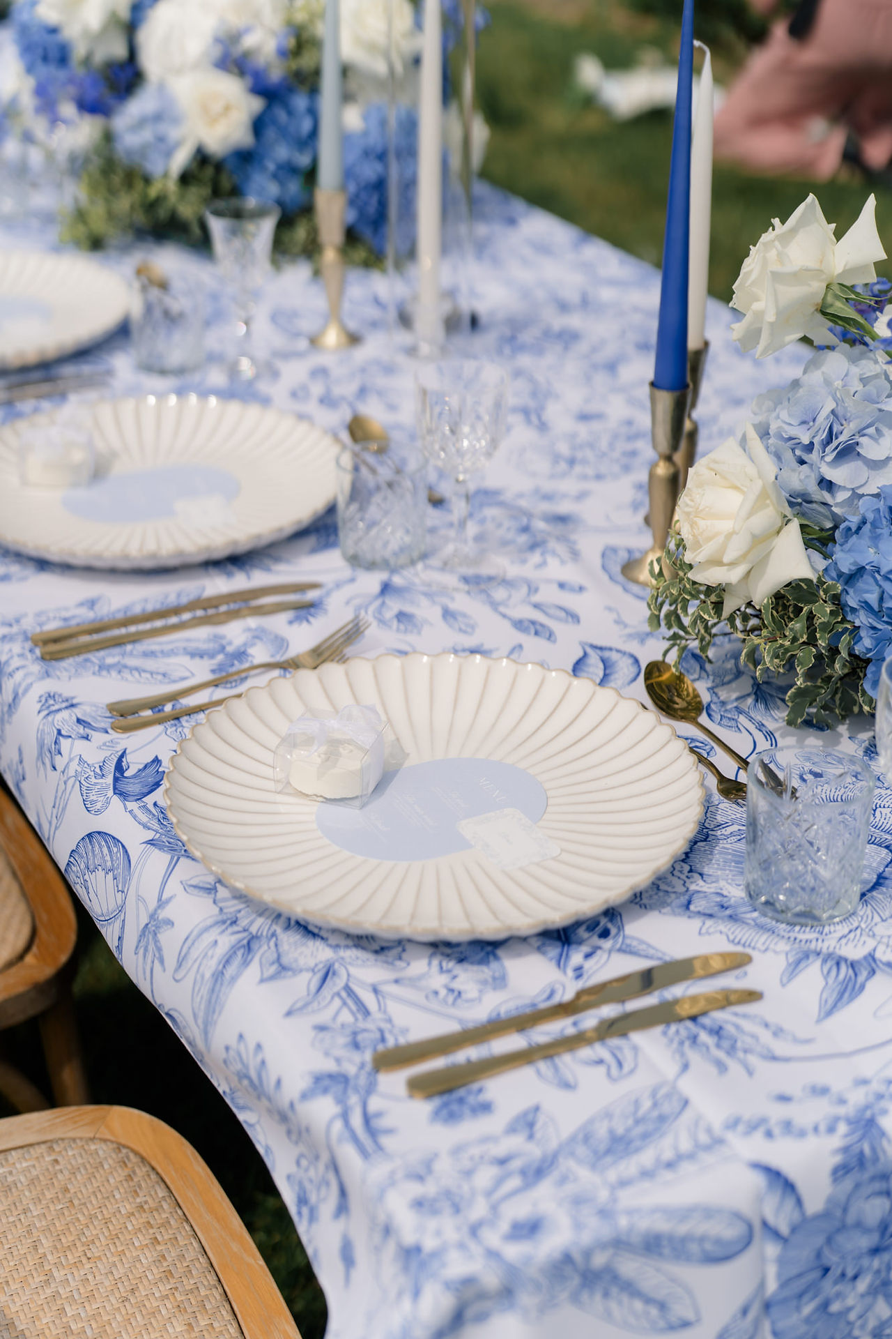 Blue and white table scape at Euridge Manor wedding