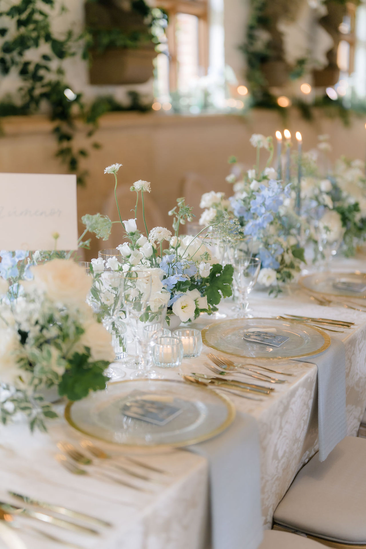 waddesdon manor wedding photographer captures wedding table decorations