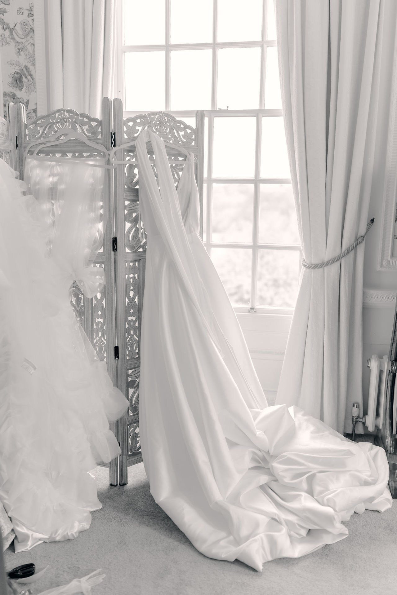 Wedding dress hanging bridal suite 
