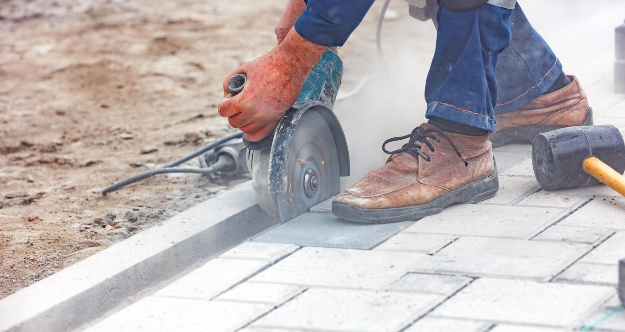 how_to_cut_paving_slabs_1.webp