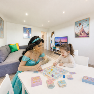 ✨ Appartement Disney près de Disneyland Paris + animation princesse à domicile : une expérience magique avec Surprise Magique