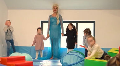 Anniversaire elsa la reine des neiges surprise magique chez tribu de bébé