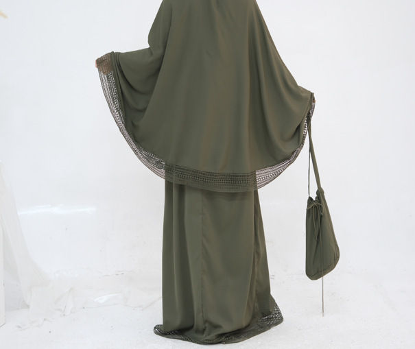 Thumbnail: Modest Muslim Prayer Set