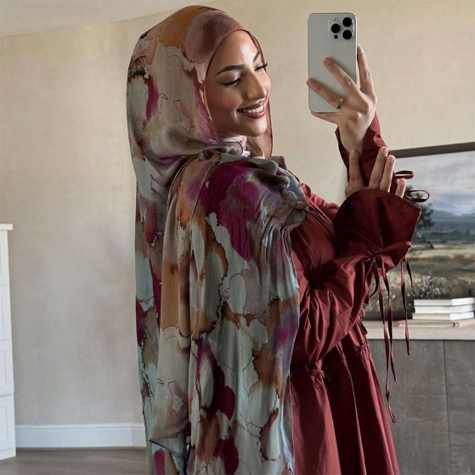 Thumbnail: Floral Long Muslim Scarf