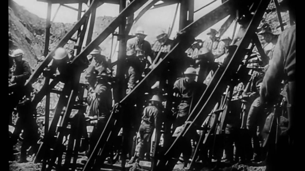 Atlantropa.00_06_36_06.Standbild006.jpg