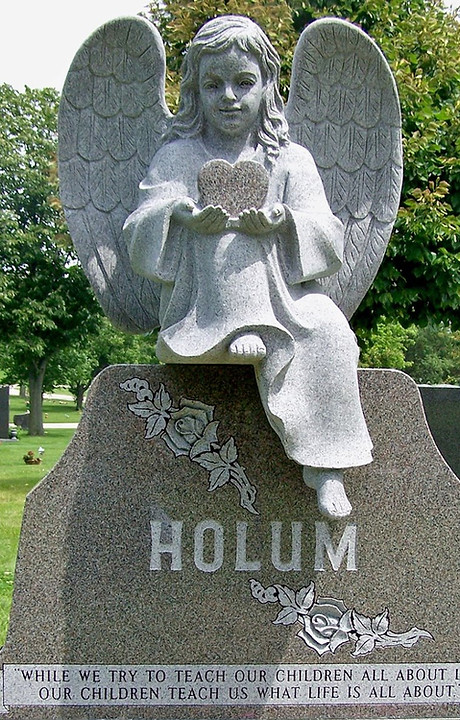 HOLUM PHOTO_edited_edited.jpg