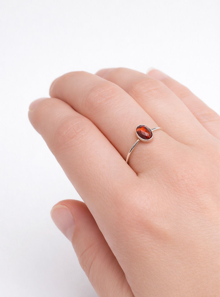 Thumbnail: Garnet Ring