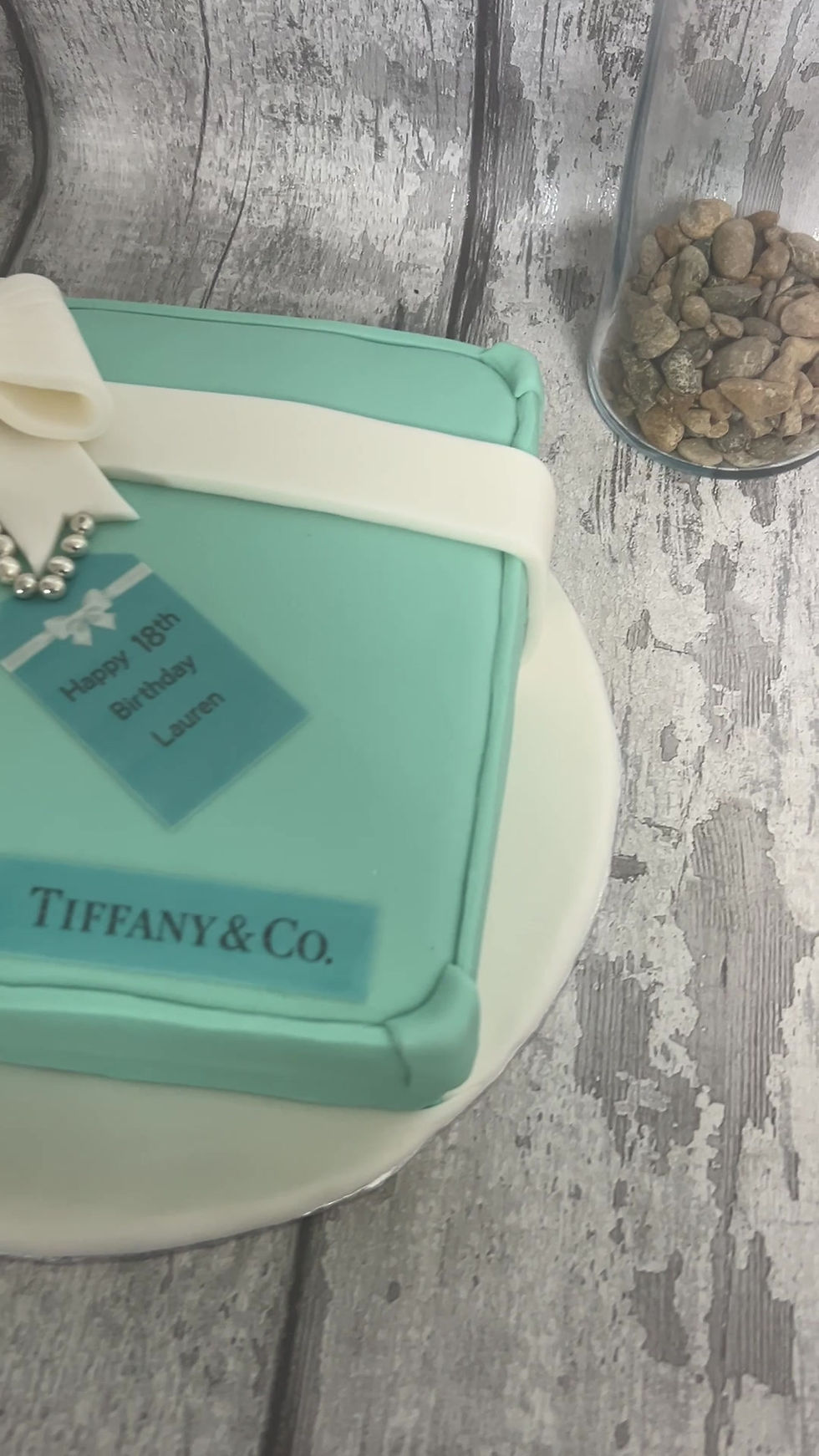 Thumbnail: Tiffany Box Cake