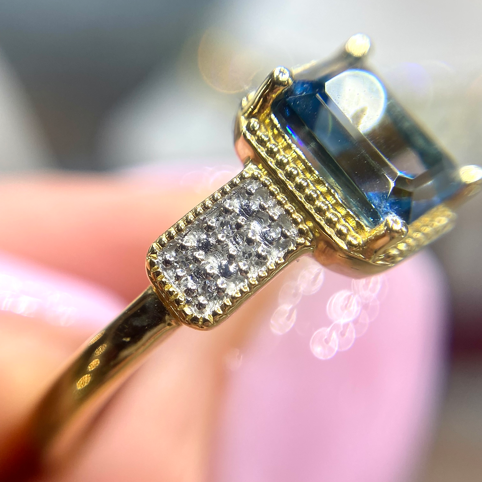 Miniatura: Złoty pierścionek topaz London blue diamenty damski sygnet