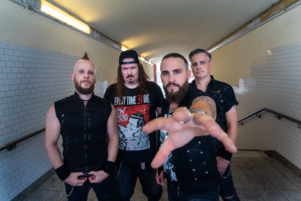 UNZUCHT unterschreibt bei Metalville
