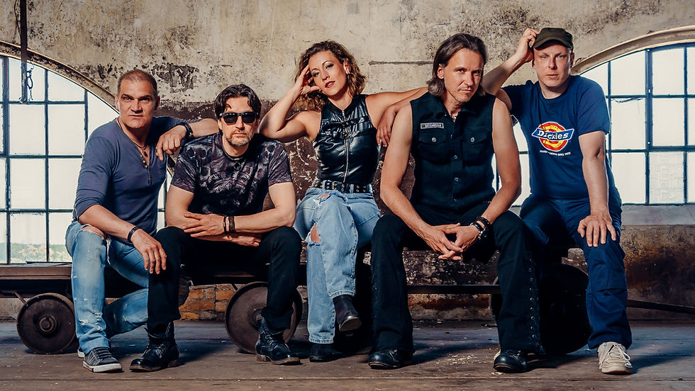 Bandfoto "ART ON FIRE" farbig