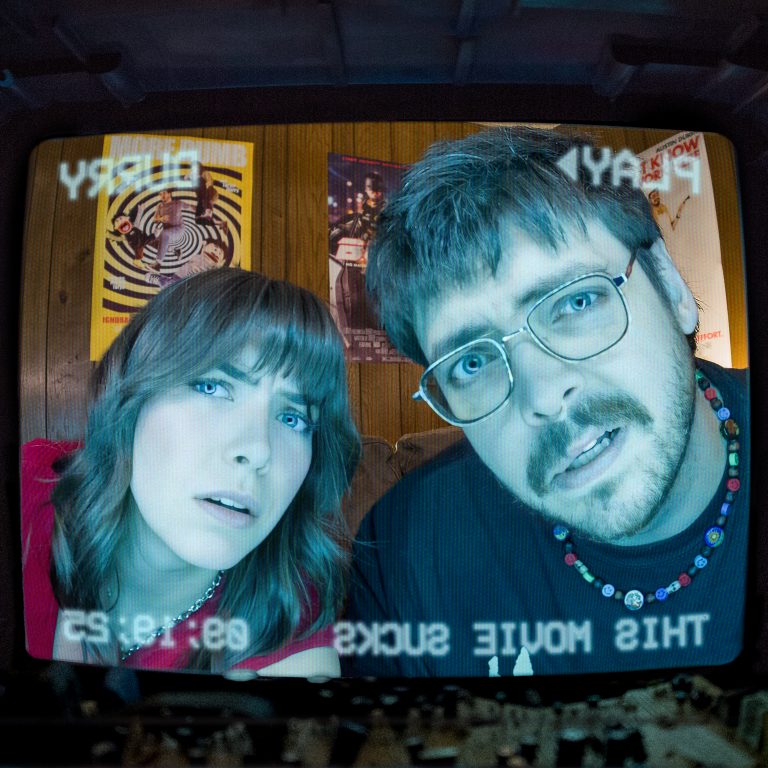 Indie-Rock-Duo Durry kündigt neues Album an: „THIS MOVIE SUCKS“ erscheint am 27. Juni