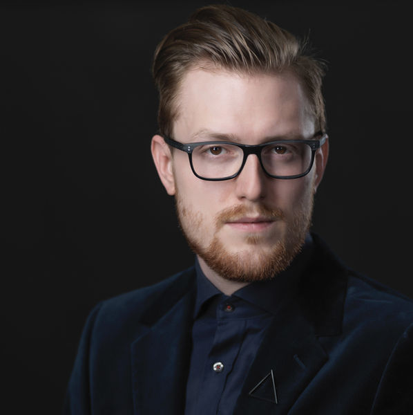 Headshot color006.jpg