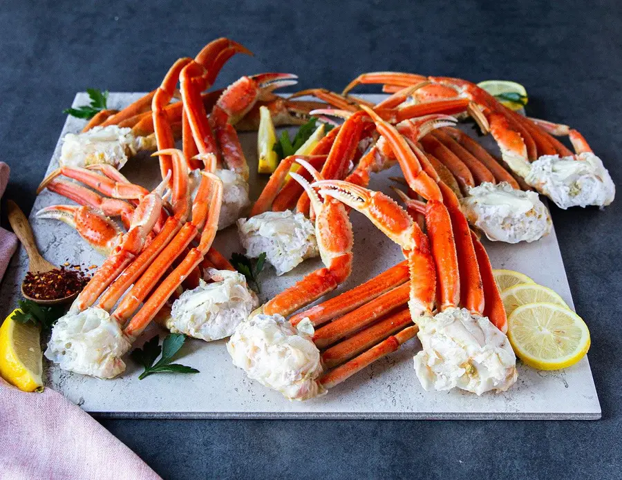 From Ocean to Market: Supplying Premium Snow Crab, Lobster & Scallops
