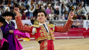 Marco Pérez conquista León y abre la puerta grande en la primera Corrida de la Feria Taurina 2026