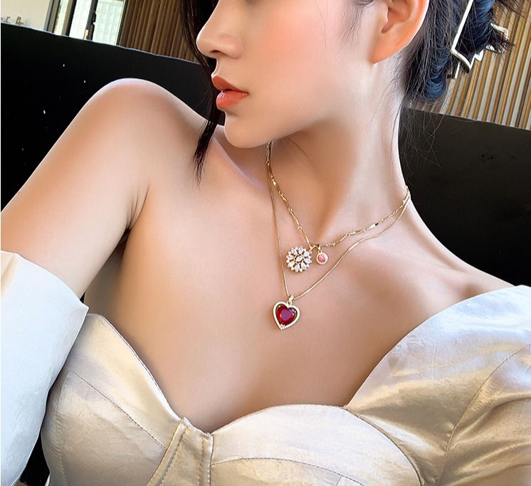 Thumbnail: Heart & Flower Necklace