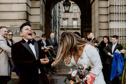 Edinburgh City Chambers Wedding, Confetti throw photography