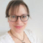 Portraitfoto der Künstlerin Heidi Reil aus Bayern, spirituelle Naturkunst