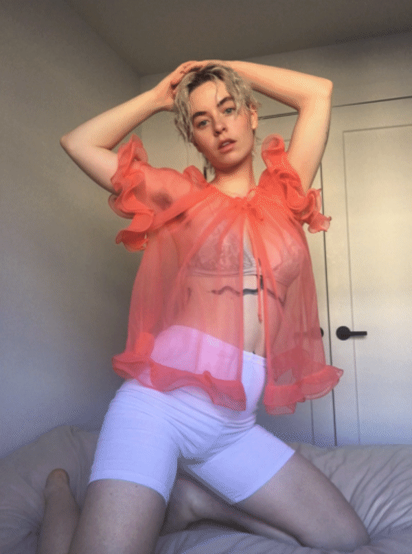 alexselfiegif.gif