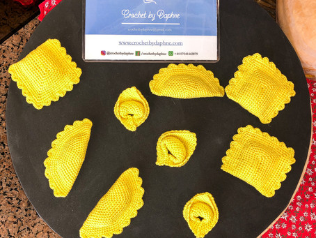 The crochet tortellini are out! / I tortellini all'uncinetto sono pronti!