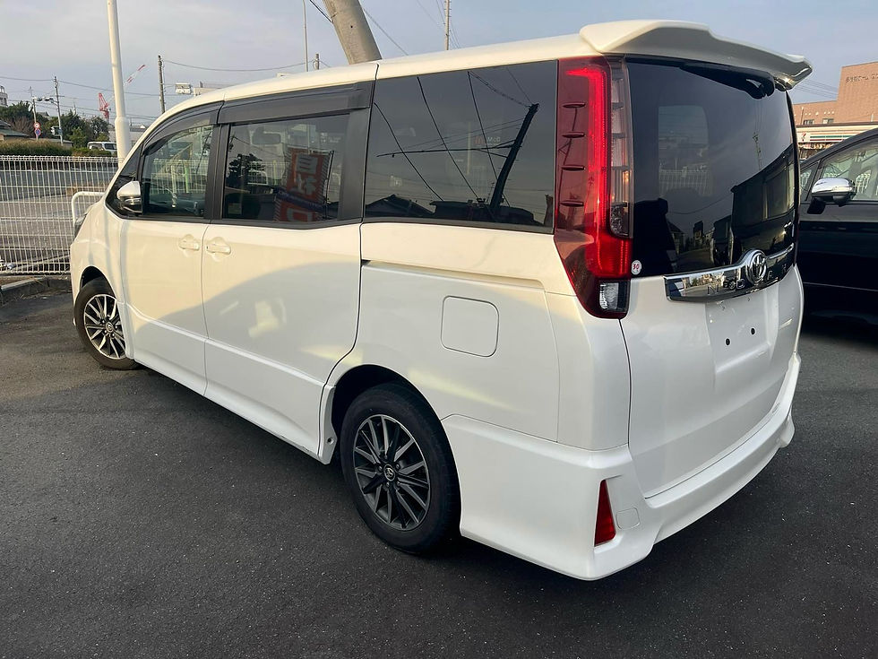 Thumbnail: Toyota Noah Ano H26