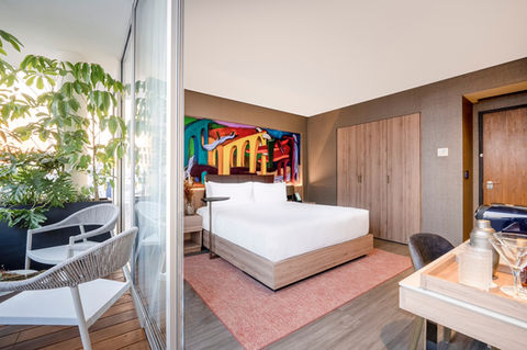 Mondrian Suite 03.jpeg