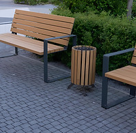 [fpdl.in]_tres-papeleras-madera-zona-publica_493343-18324_large (1).jpg