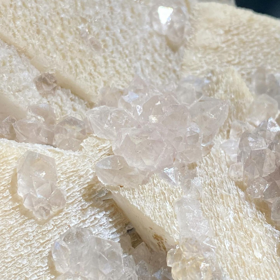縮圖：Flower Quartz on Calcite , Inner Mongolia | 內蒙 老品種 方解石
