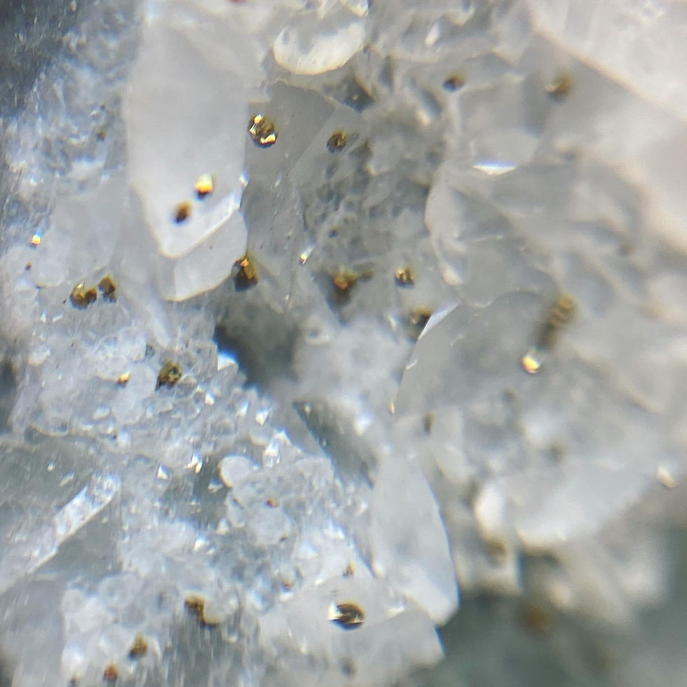 Thumbnail: Fluorite,Xianghualing | 雙色螢光 螢石 方解石 黃銅礦 共生 原石