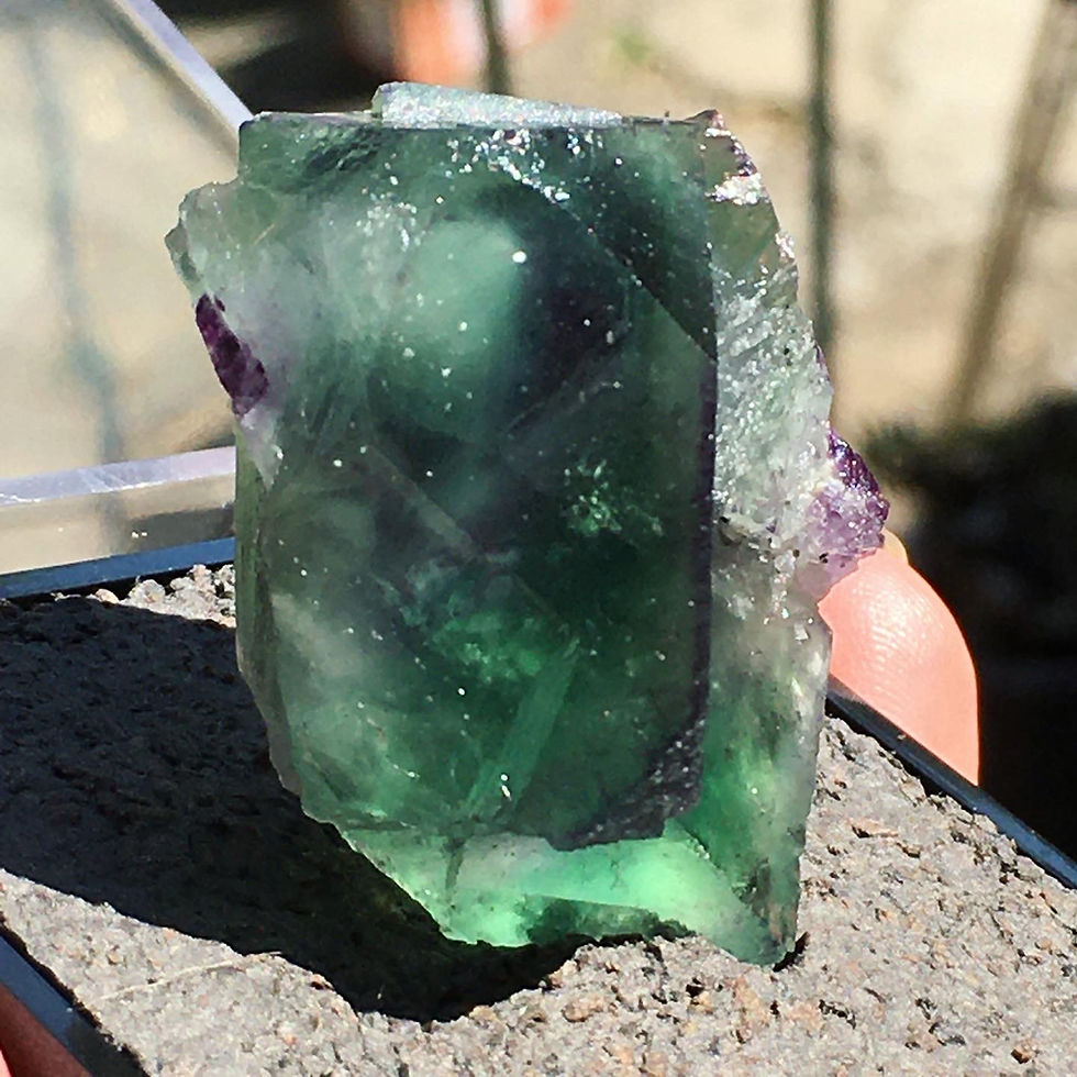 Thumbnail: Fluorite , Inner Mongolia | 綠寶石幻影 內包裹 綠螢石 標本