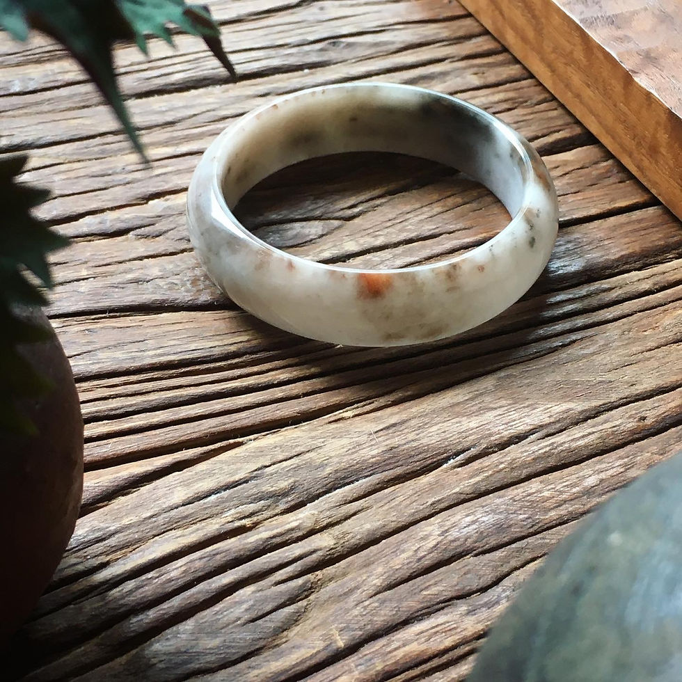 サムネイル： Jade | 地表籽料 抹墨 灰白紅花 手鐲 59