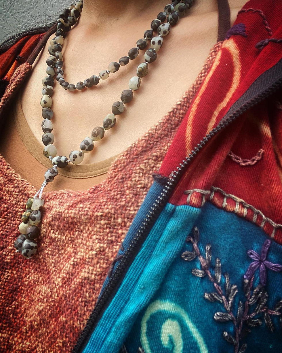 サムネイル： Gobi Agate | 天然原石 戈壁瑪瑙 灰藍底 熊貓眼石 頸鏈