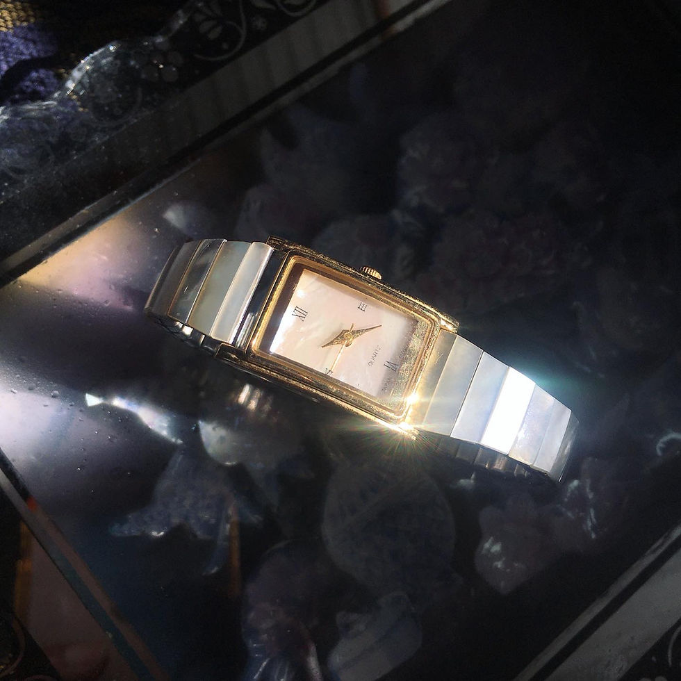 Thumbnail: Mother of Pearl Watch | 天然石 貝母 方形 手錶