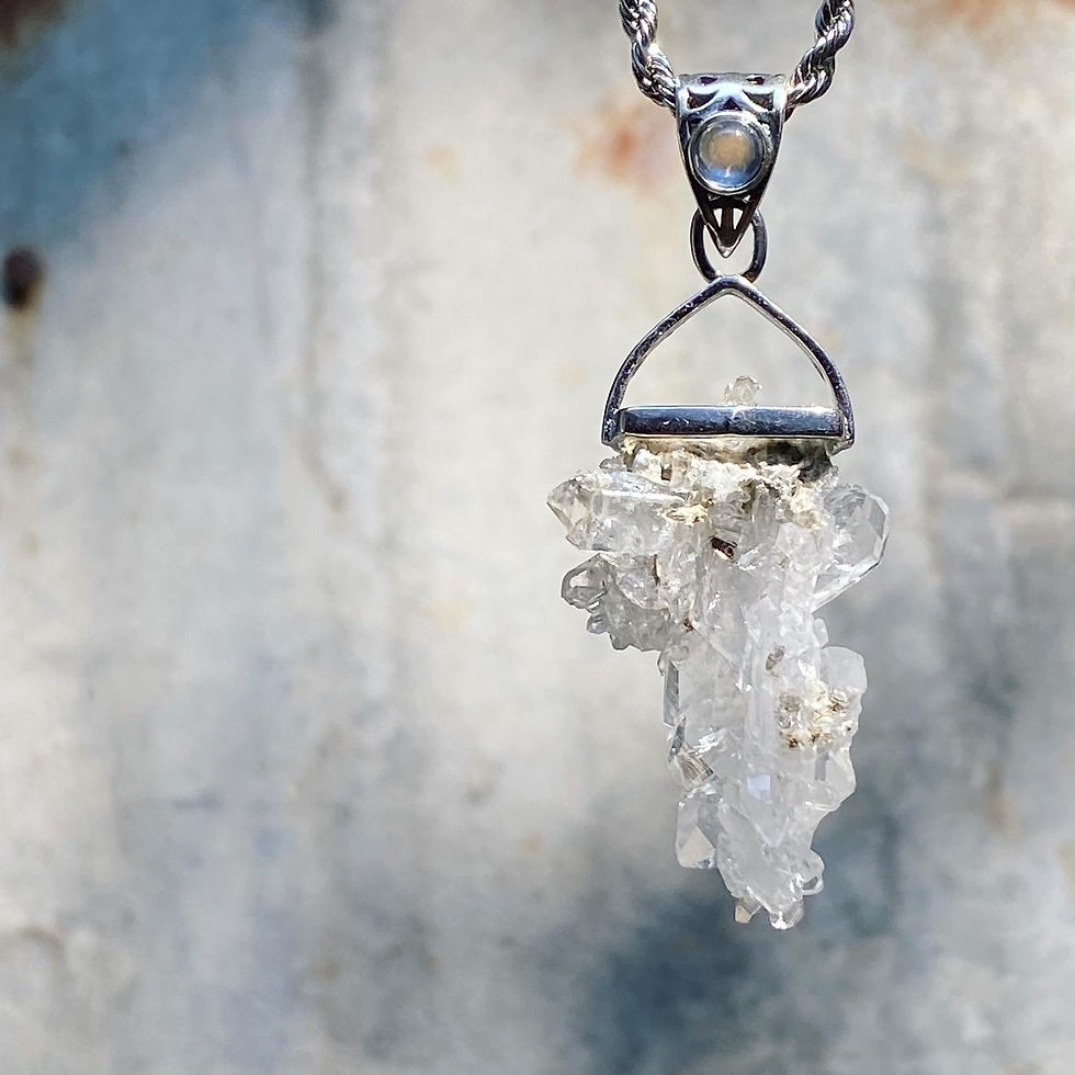 Thumbnail: Faden Quartz | 高能量治療石 經典形態 縫合水晶 頸鏈 MIN26
