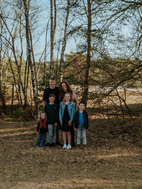 Gezinsfotoshoot op zandverstuiving De Haere in Doornspijk