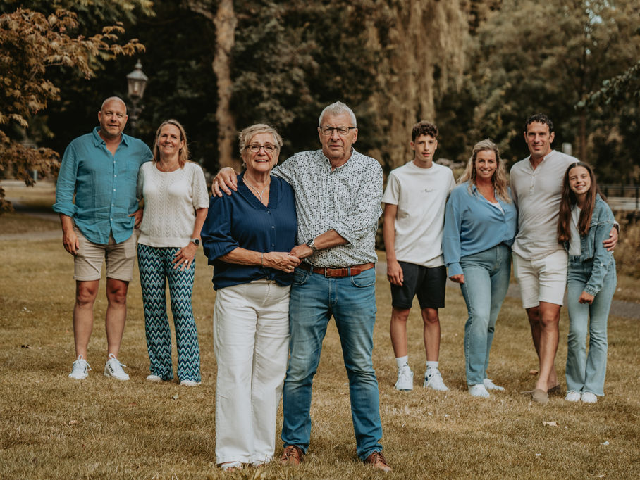 Familie fotograaf voor grotere families in omgeving Flevoland, De Veluwe & Noordoostpolder