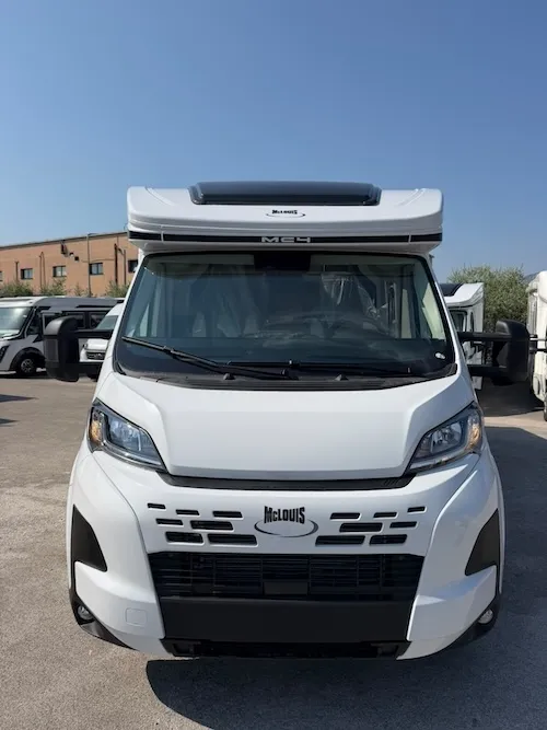 McLouis MC4 360 2027 nuovo vista frontale camper Frosinone