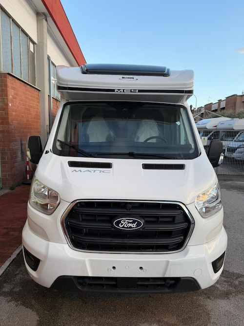 Camper McLouis MC4 Slim 331 2026 anteriore su base Ford automatico