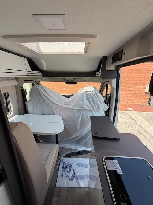 Dinette 4 posti camper van nuovo mclouis stagioen 2027