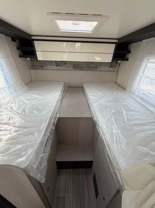 letti gemelli camper nuovo McLouis MC4 365 Fiat