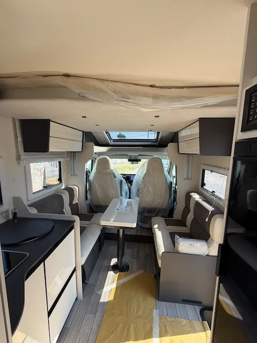 camper nuovo McLouis MC4 370 4 posti
