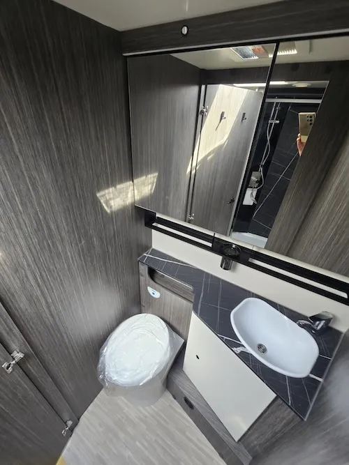 McLouis MC4 879 Ford nuovo bagno