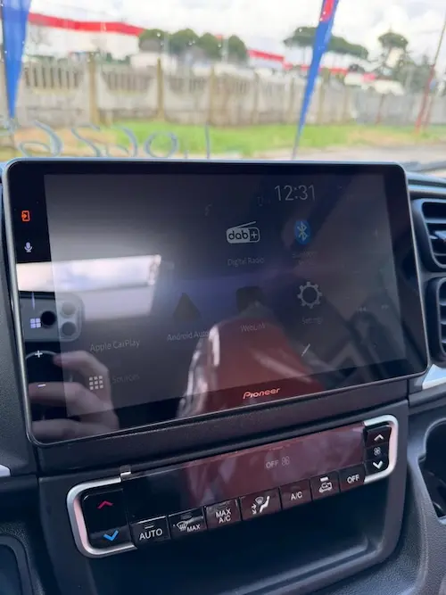 Laika Kosmo Supremo CV60 equipaggiamento cabina