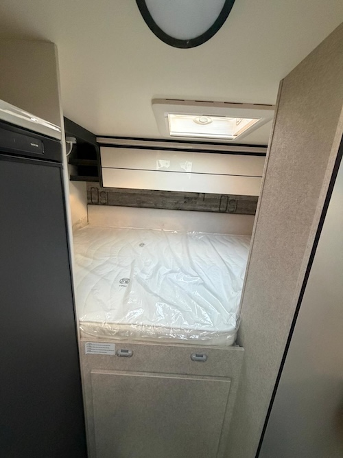 Zona notte camper McLouis MC4 Slim 331