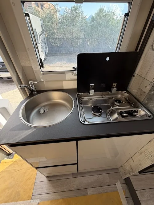 cucina camper nuovo McLouis MC4 365 Fiat