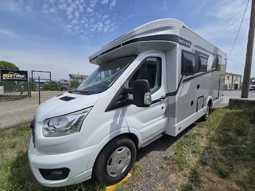 McLouis MC4 879 Ford nuovo vista frontale camper Frosinone